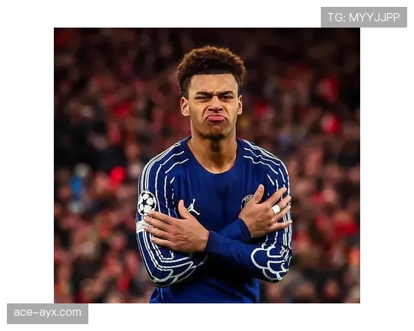 足坛新星闪耀赛场，青年才俊崛起引全球瞩目