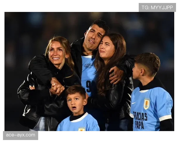 卡瓦尼职业轨迹回顾：从乌拉圭天才到顶级前锋的传奇之路