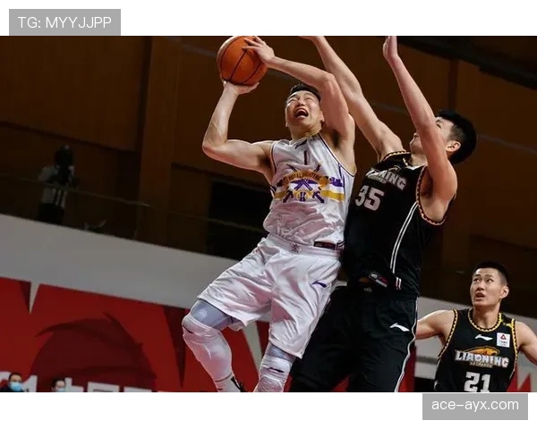 凯塞多携手队友默契配合，助球队新赛季强势开局