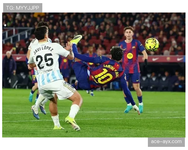 西甲争冠白热化：巴萨皇马领跑积分榜，马竞强势复苏紧追不舍