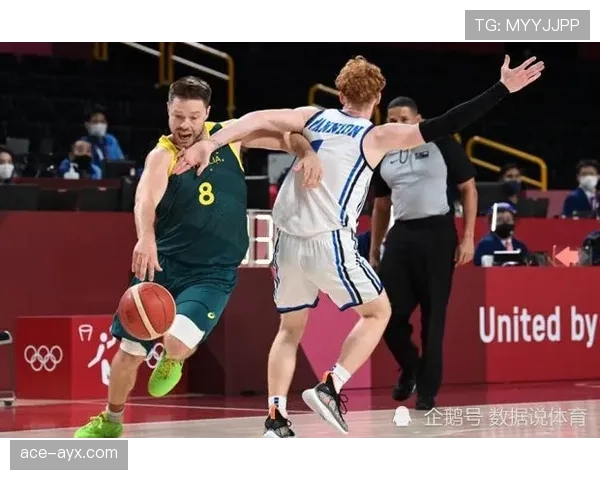 戴维斯边后卫核心潜力初显，状态回暖成未来之星